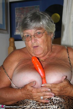 TAC Amateurs offers a free pic gallery with Grandma Libby xxx gallery 272577